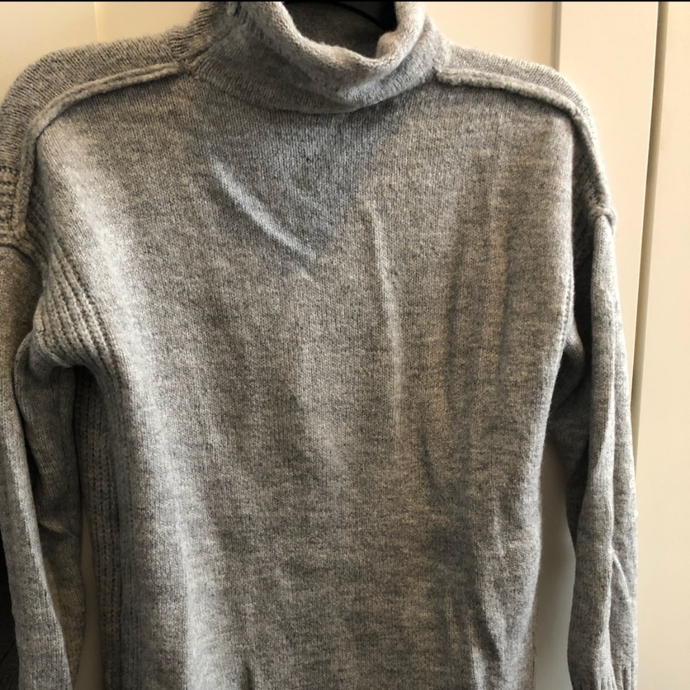Grey Gap sweater